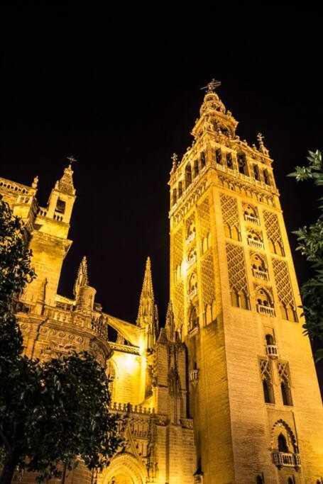 Atico Con Piscina Junto Catedral De Sevilla Exterior foto